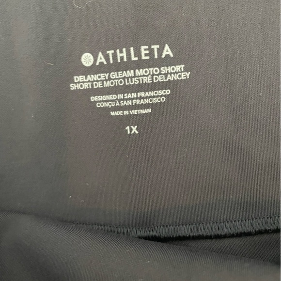 Athleta Delancey gleam moto biker shorts with faux leather on sides in black - Picture 5 of 6